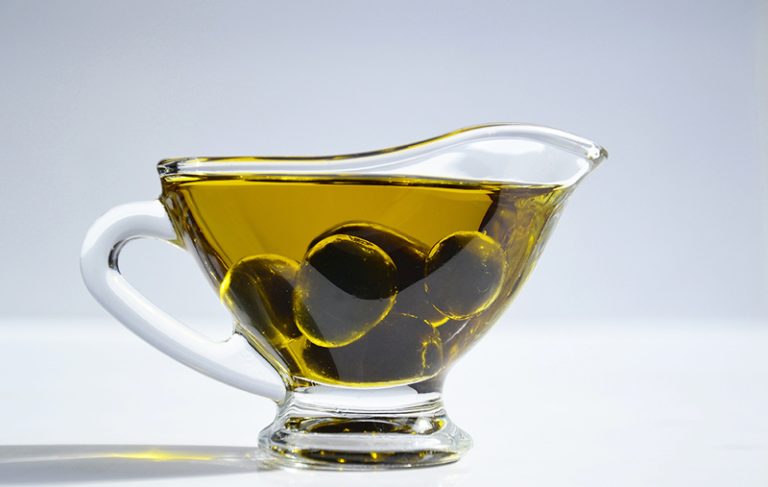 فواید ثابت شده‌ی روغن زیتون برای سلامت بدن را بیشتر بشناسید
