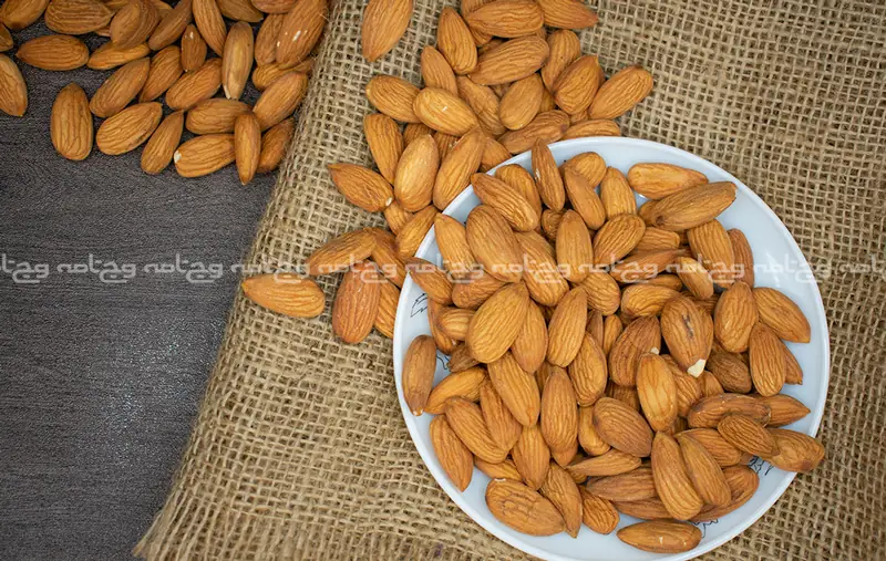 خواص بادام برای سلامتی | 9 دلیل برای اینکه بادام را به رژیم غذایی خود اضافه کنید