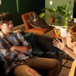 ارتباطات درون‌گرا و برون‌گرا؛ درک تفاوت‌ها و تأثیرات بر روابط انسانی