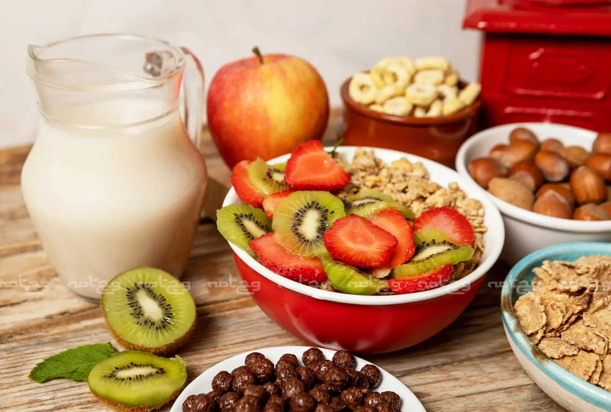 کراکر خانگی با دانه‌ها و غلات کامل